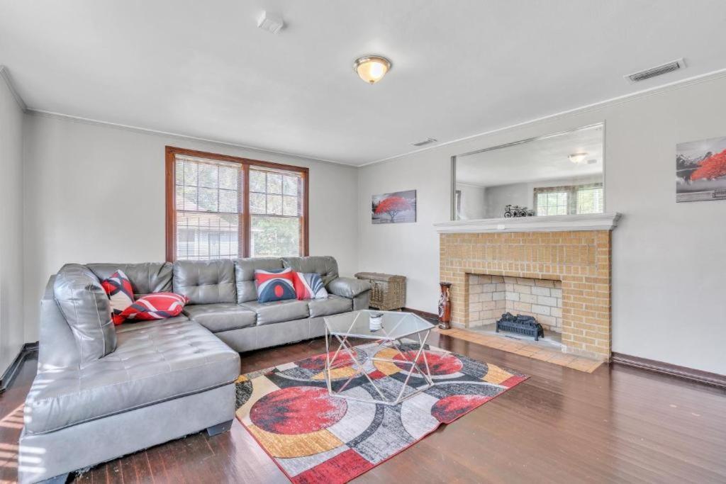 Comfy Pet Friendly Home In Jacksonville Mins To Downtown'S Kültér fotó