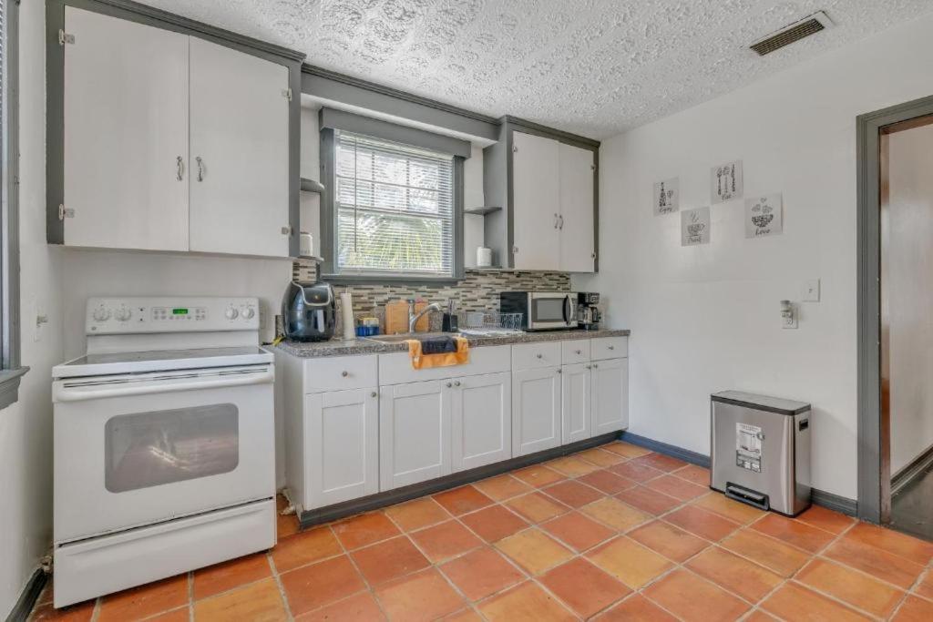 Comfy Pet Friendly Home In Jacksonville Mins To Downtown'S Kültér fotó